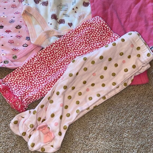 0-3M Baby Girl Bundle - Picture 7 of 7